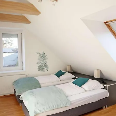 Geraeumige Dachgeschosswohnung * Tattendorf