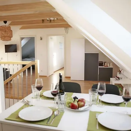 Geraeumige Dachgeschosswohnung