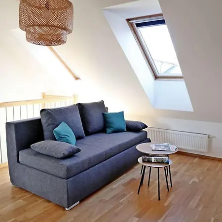 公寓 Geraeumige Dachgeschosswohnung Tattendorf
