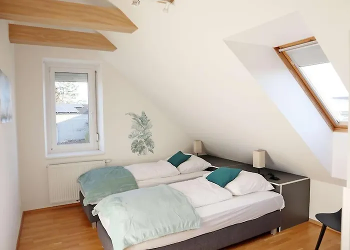 Geraeumige Dachgeschosswohnung * Tattendorf