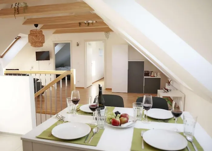 Geraeumige Dachgeschosswohnung