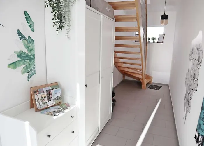 公寓 Geraeumige Dachgeschosswohnung Tattendorf