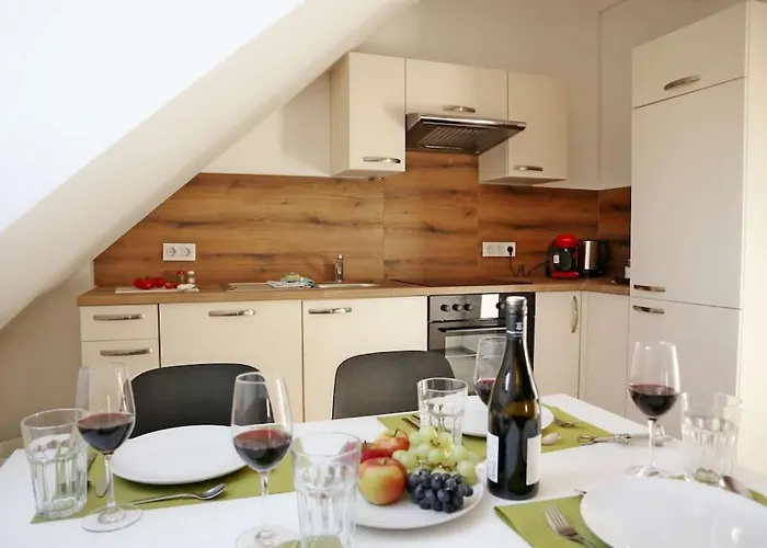 Geraeumige Dachgeschosswohnung Lejlighed