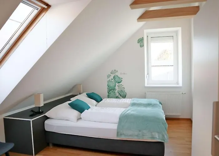 Lejlighed Geraeumige Dachgeschosswohnung *