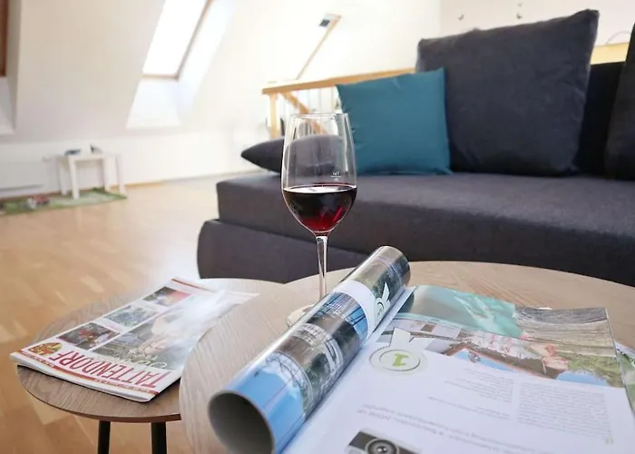 Geraeumige Dachgeschosswohnung Lejlighed *